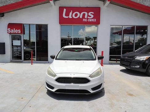 Used 2015 Ford Focus S image 1
