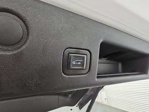 Used 2019 Chevrolet Equinox Premier AWD/4WD image 37