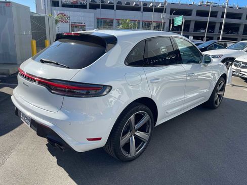 Used 2024 Porsche Macan image 34