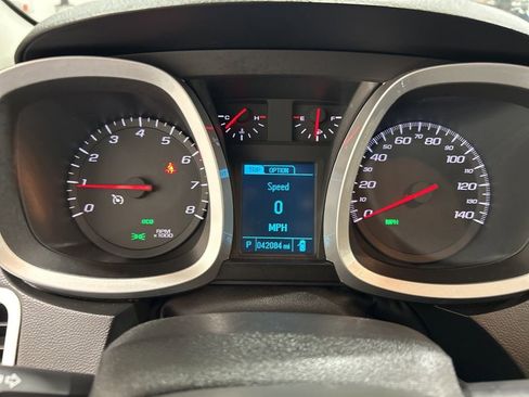 Used 2017 Chevrolet Equinox LT w/ Convenience Package image 14