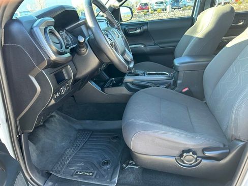 Used 2019 Toyota Tacoma TRD Off-Road AWD/4WD image 24