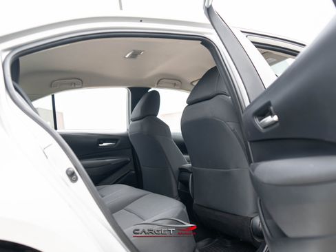 Used 2020 Toyota Corolla LE image 16