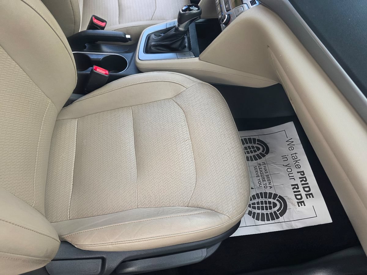 Used 2017 Hyundai Elantra Limited FWD image 29