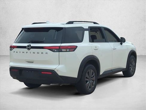 Used 2025 Nissan Pathfinder SV image 5