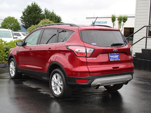 Used 2018 Ford Escape SEL w/ Canadian Touring Package AWD/4WD image 4