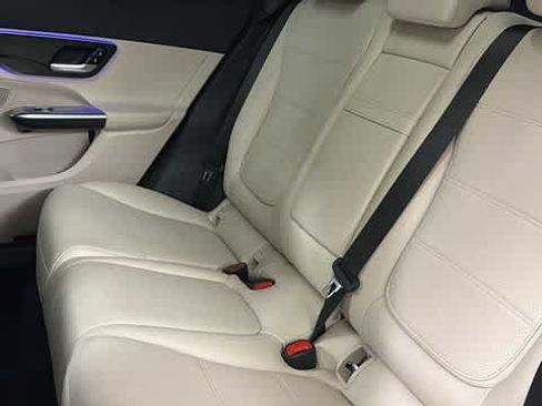 Used 2026 Mercedes-Benz GLC 300 4MATIC image 32