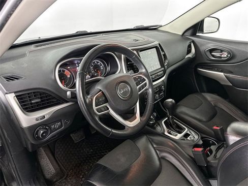 Used 2018 Jeep Cherokee Trailhawk w/ Comfort/Convenience Group image 20