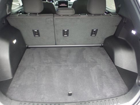 Used 2025 GMC Terrain Elevation image 8