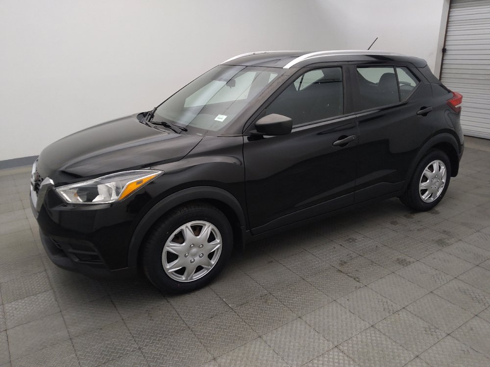 Used 2019 Nissan Kicks S FWD image 2