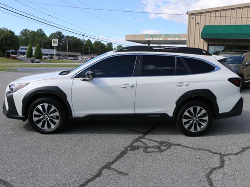 Used 2023 Subaru Outback Limited XT AWD/4WD image 2