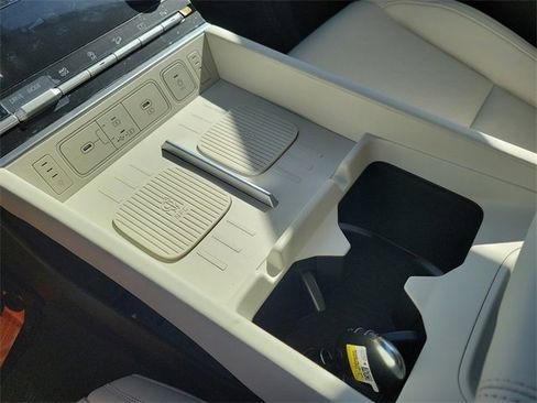 New 2025 Hyundai Santa Fe Calligraphy image 13