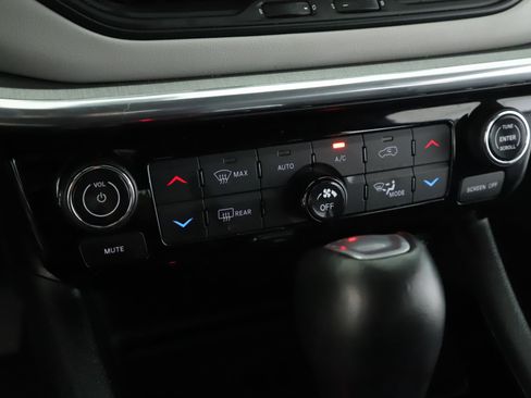 Used 2023 Jeep Compass Limited w/ Elite Group image 14