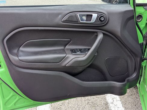 Used 2015 Ford Fiesta Titanium image 11