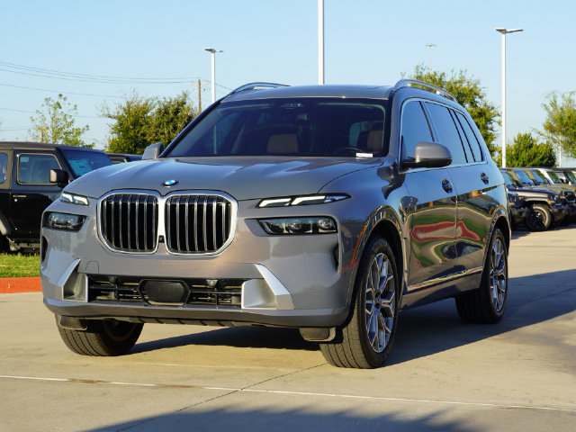 Used 2024 BMW X7 xDrive40i AWD/4WD image 2