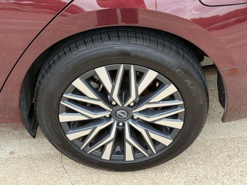 Used 2025 Nissan Altima 2.5 SV image 30