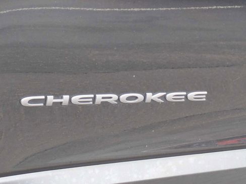 Used 2014 Jeep Cherokee Trailhawk w/ Comfort/Convenience Group image 13