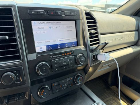 Used 2020 Ford F350 XLT w/ XLT Premium Package AWD/4WD image 3