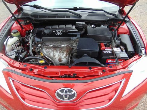 Used 2010 Toyota Camry LE FWD image 34