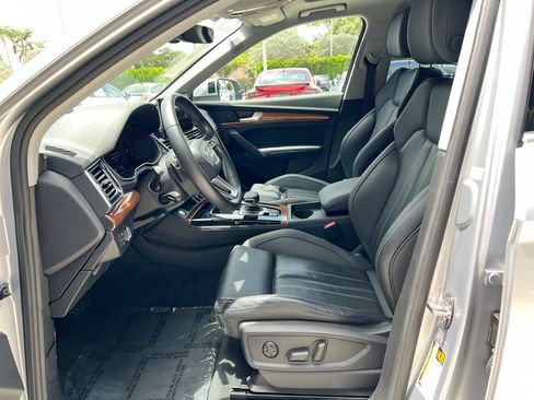 Used 2023 Audi Q5 2.0T Premium Plus w/ Premium Plus Package AWD/4WD image 12