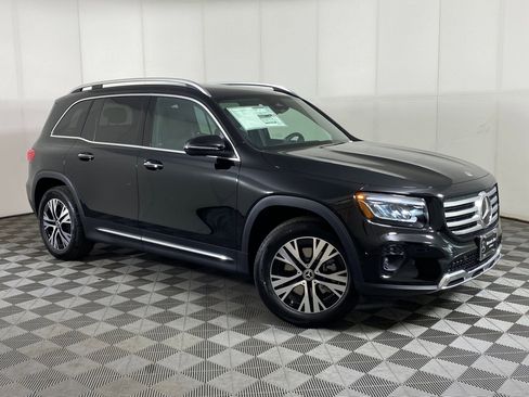 New 2025 Mercedes-Benz GLB 250 4MATIC image 6