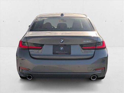 Used 2025 BMW 330i Sedan w/ Convenience Package image 7