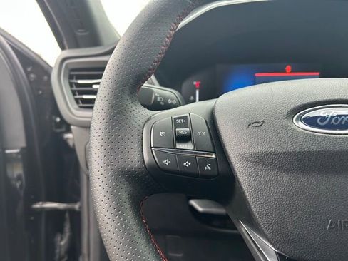 Used 2025 Ford Escape ST-Line AWD/4WD image 12