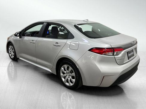 Used 2025 Toyota Corolla LE image 8