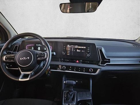 Used 2025 Kia Sportage LX image 19