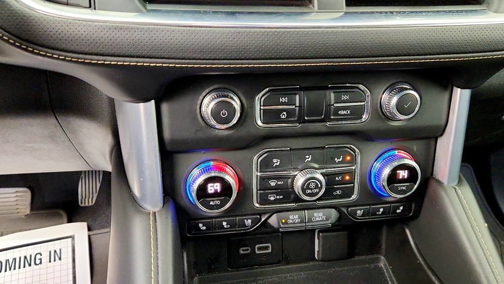 Used 2021 GMC Yukon SLT w/ SLT Luxury Package AWD/4WD image 15