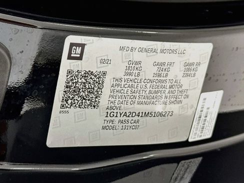 Used 2021 Chevrolet Corvette Stingray Coupe w/ Body-Color Dual Roof Package RWD image 30