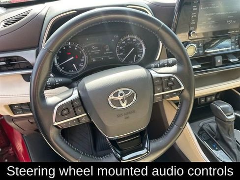 Used 2021 Toyota Highlander XLE FWD image 8