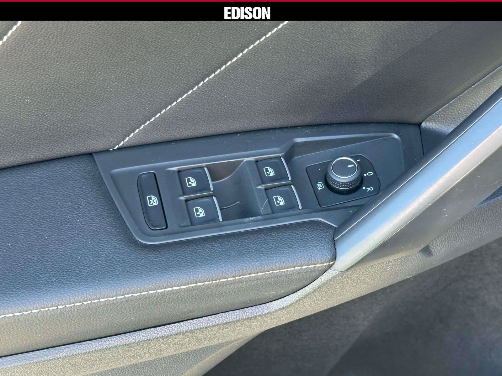 Used 2023 Volkswagen Tiguan SE R-Line AWD/4WD image 16