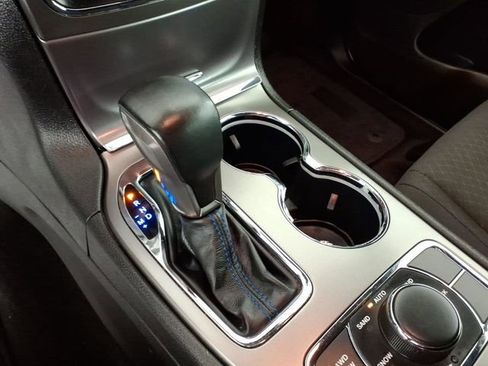 Used 2018 Jeep Grand Cherokee Laredo image 22