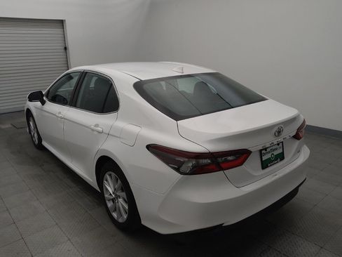 Used 2022 Toyota Camry LE FWD image 5