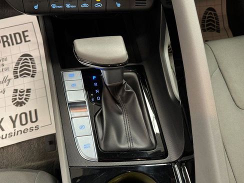 Used 2025 Hyundai Elantra SEL image 10