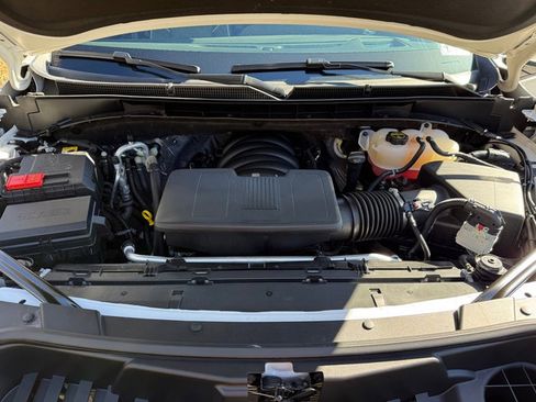 Used 2024 Cadillac Escalade Sport w/ LPO, ONYX Package image 9