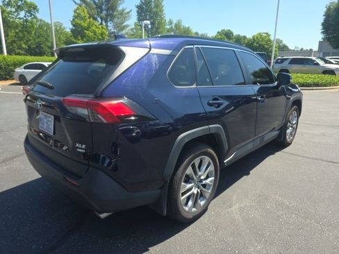 Used 2020 Toyota RAV4 XLE Premium AWD/4WD image 8
