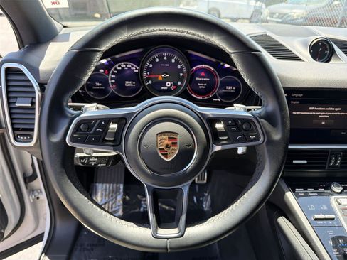 Used 2022 Porsche Cayenne S AWD/4WD image 16