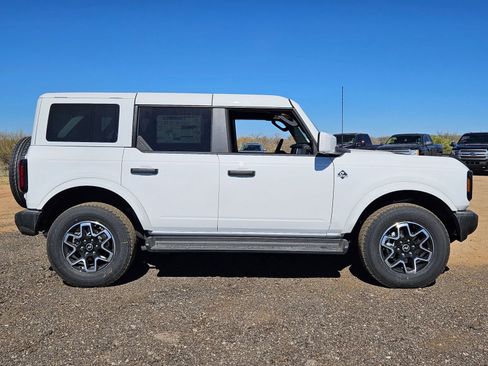 New 2026 Ford Bronco Outer Banks AWD/4WD image 4