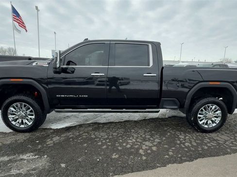 Used 2022 GMC Sierra 3500 Denali w/ Denali Ultimate Package image 5