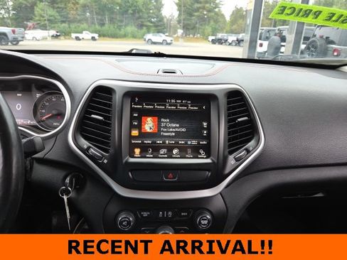Used 2015 Jeep Cherokee Trailhawk w/ Cold Weather Group image 55