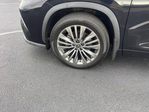 Used 2021 Toyota Highlander Platinum image 6