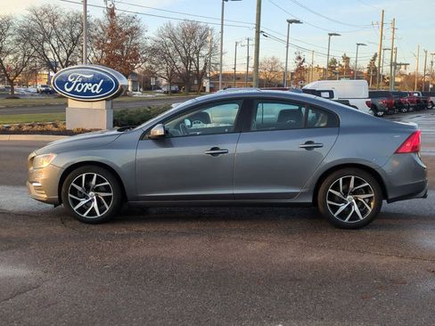 Used 2017 Volvo S60 T5 Dynamic image 5
