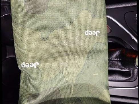 Used 2021 Jeep Cherokee Latitude Lux w/ Comfort/Convenience Group image 54