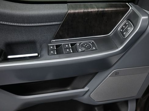 Used 2022 Ford F150 Lariat w/ Equipment Group 501A Mid image 10