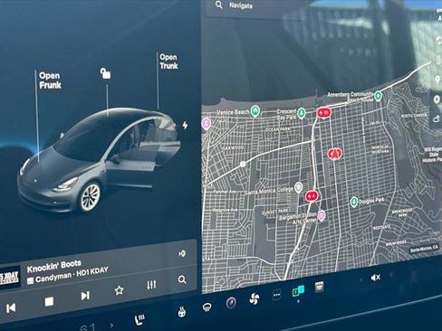 Used 2022 Tesla Model 3 Long Range image 17