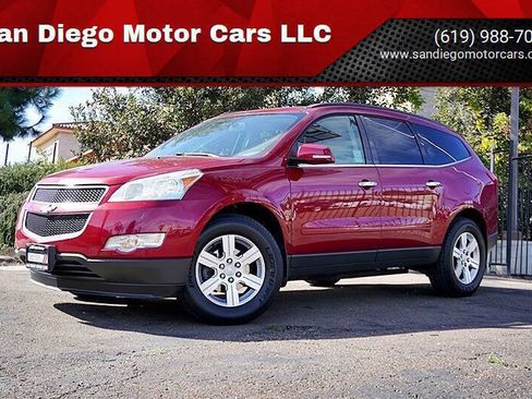 Used 2012 Chevrolet Traverse LT image 1