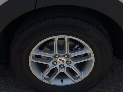 New 2026 Ford Explorer Active RWD image 7