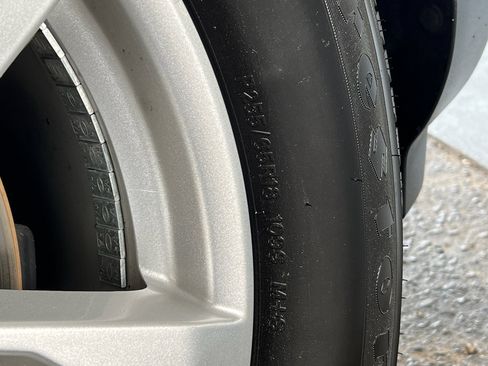 Used 2022 Ford Explorer XLT image 11