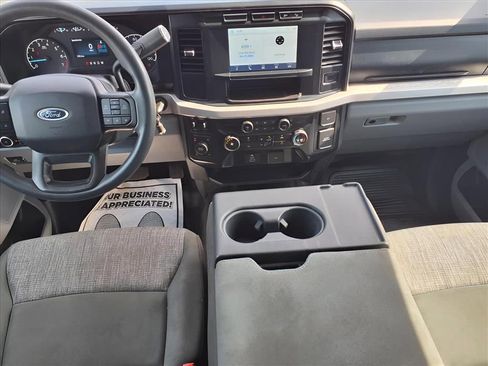 Used 2023 Ford F250 XLT w/ FX4 Off-Road Package image 4